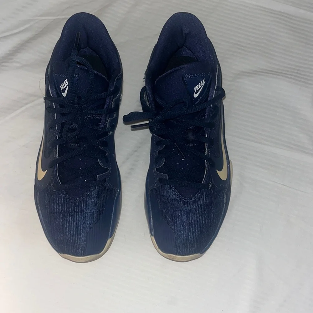 Nike Zoom Freak 2 by You Custom Basketball shoes - Picture 2 of 3